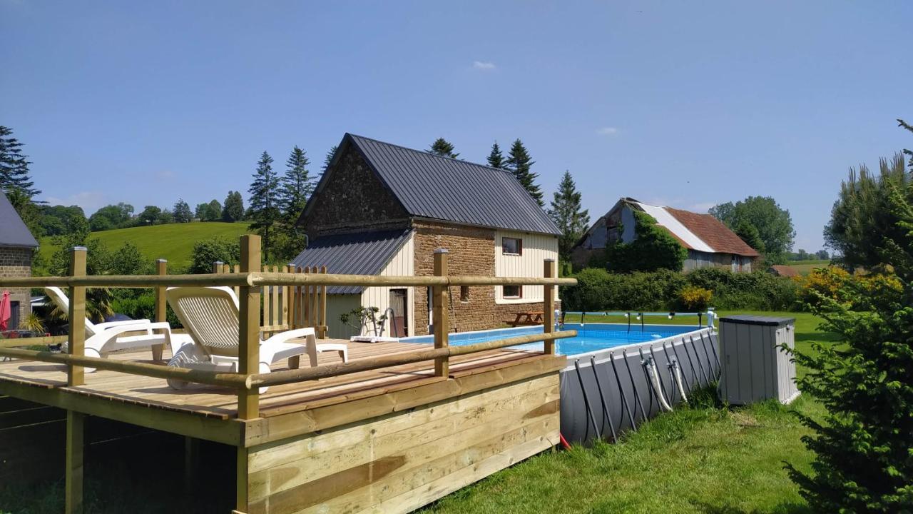Gite "La Renaudaie" - Piscine Juvigny Les Vallees Esterno foto